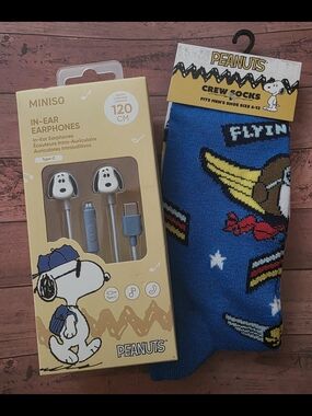 Peanuts Blue Snoopy Type C Wired Earphones & Snoopy Flying Ace Socks Set NWT
